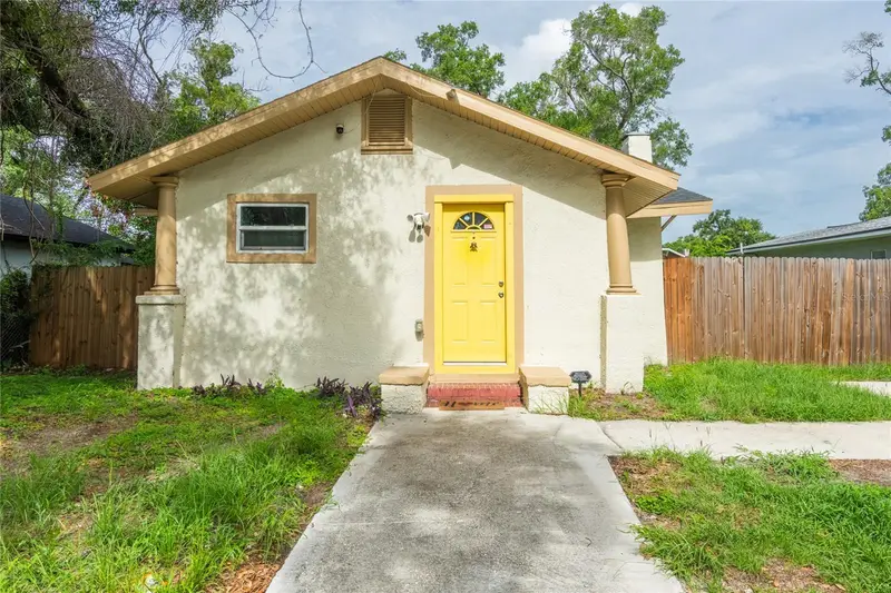 8006 N 14th St, FL