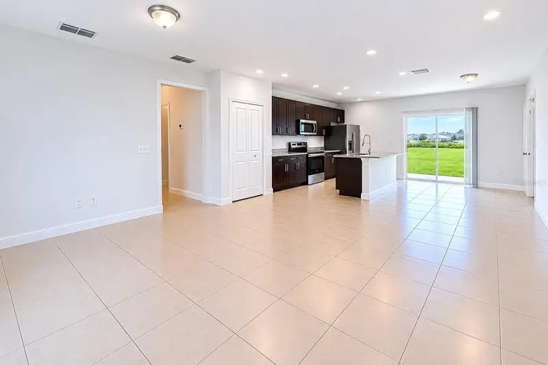 237 Cimarron Dr, FL