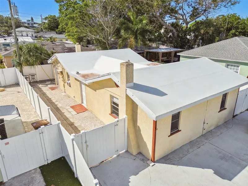223 148th Ave E, FL