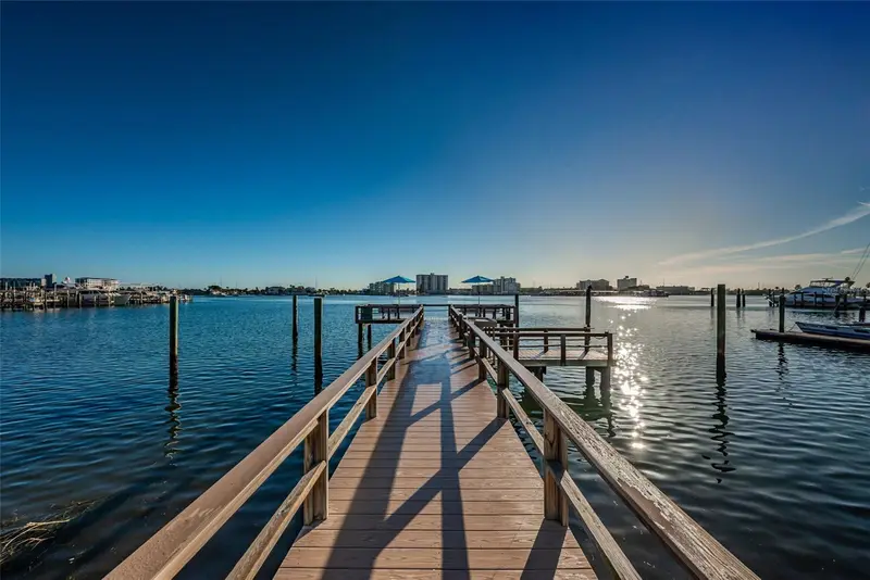 483 E Shore Dr #A4, FL
