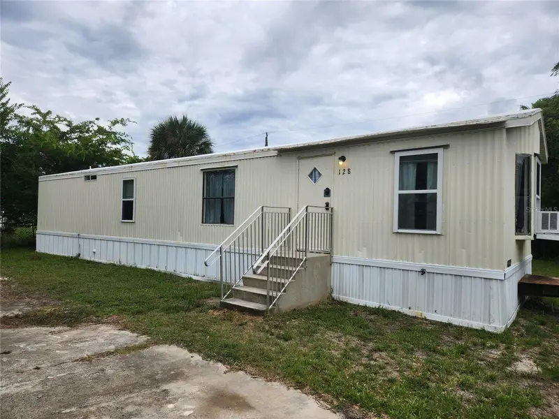128 Center St, FL
