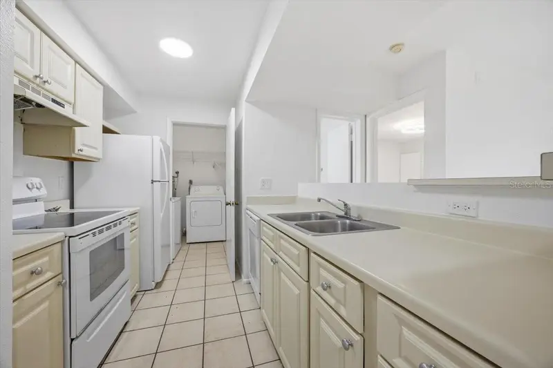 3028 Parkway Blvd #301, FL