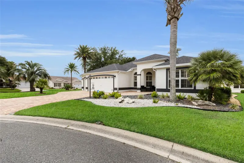 1718 Means Ln, FL