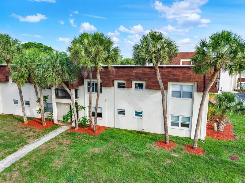 6360 1st St N #103, FL