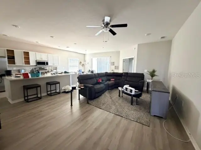 949 Montgomery Ln, FL