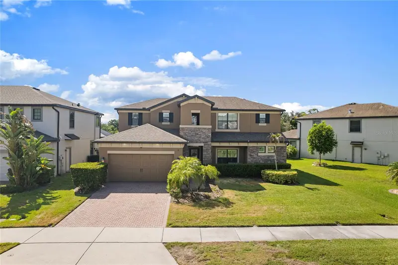 743 Wellington Ct, FL