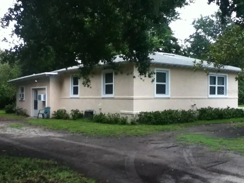 486 Oak St, FL