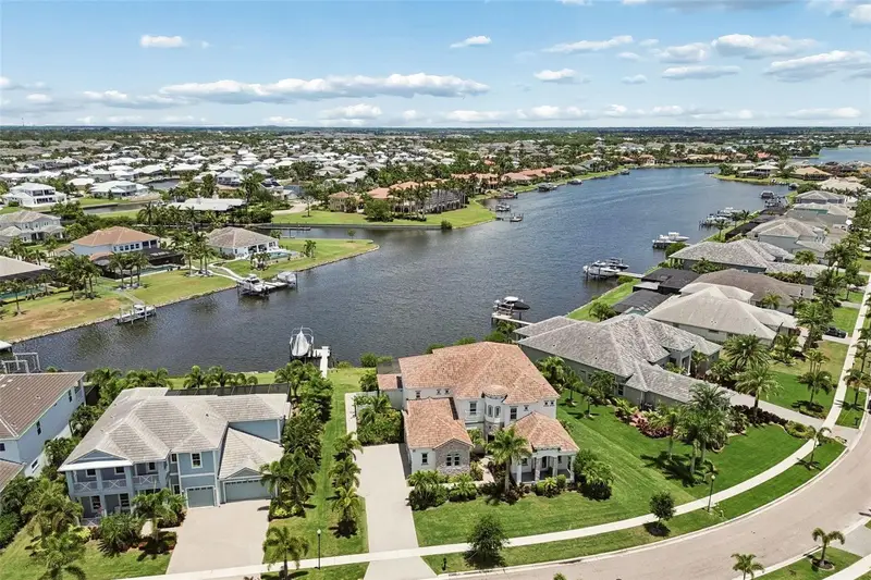 823 Manns Harbor Dr, FL