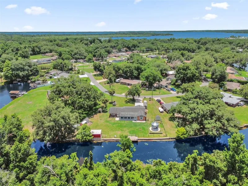 35505 Crescent Dr, FL
