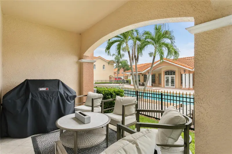 6323 Vista Verde Dr E, FL