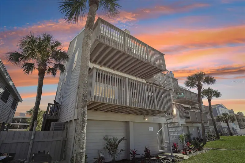 19930 Gulf Blvd #3b, FL