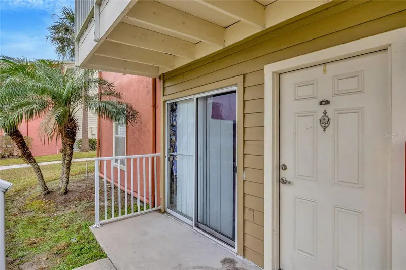 308 Lake Parsons Grn #105, FL