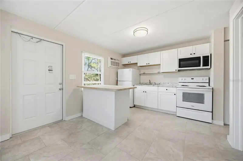 419 Grapefruit Ave #2a, FL