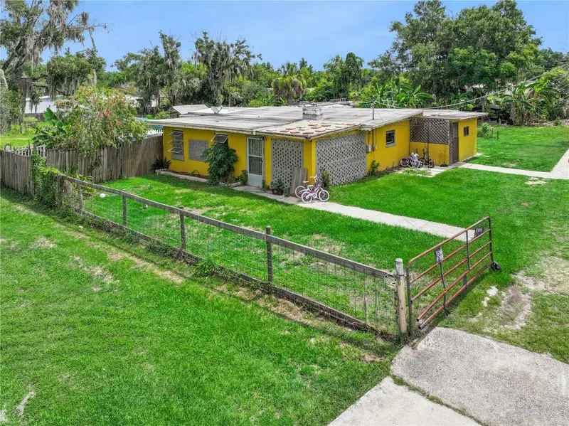 825 Cook Rd, FL