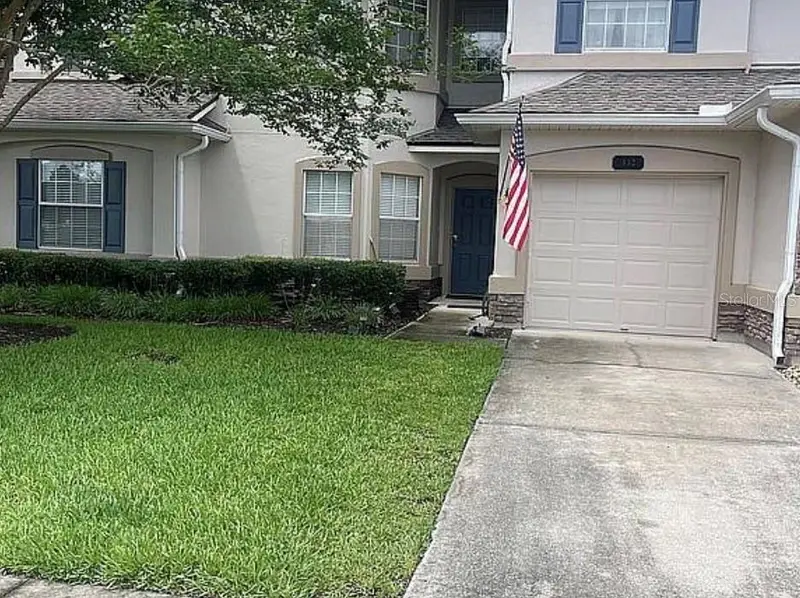332 Wooded Crossing Cir, FL