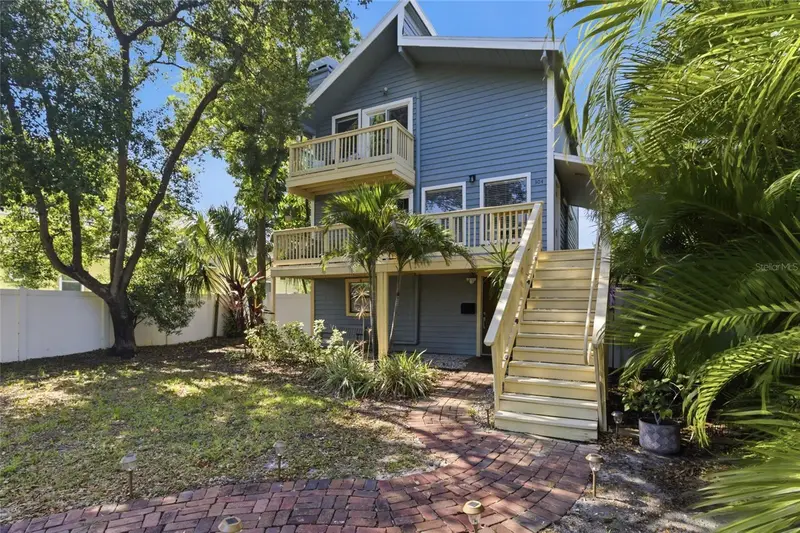 304 16th Ave N, FL