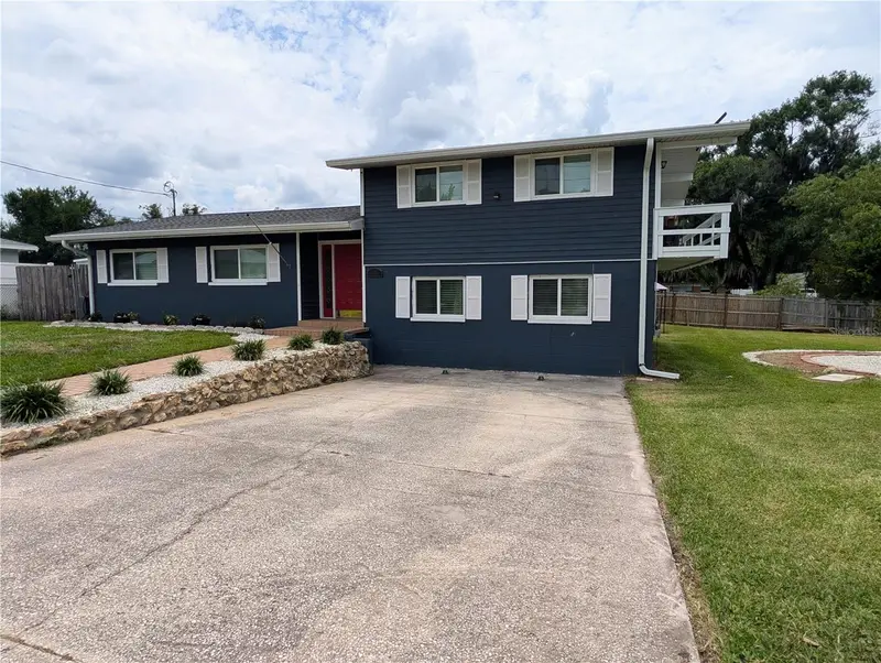 1011 N Palm Dr, FL