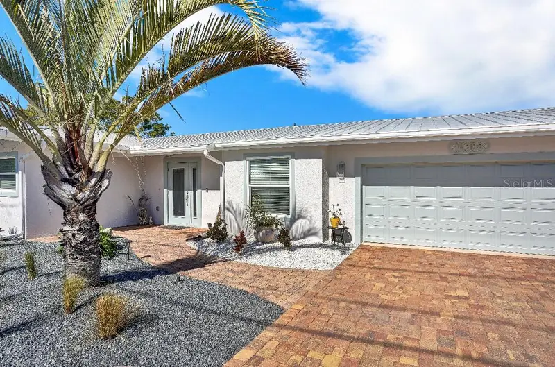 10308 Sandpiper Rd W, FL