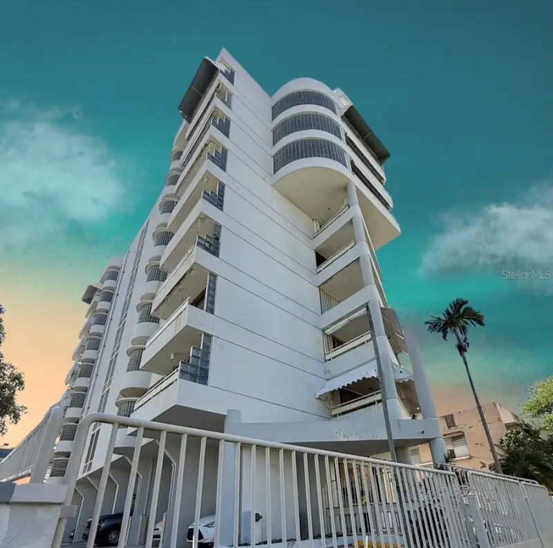 702 Pisos De Miramar, PR