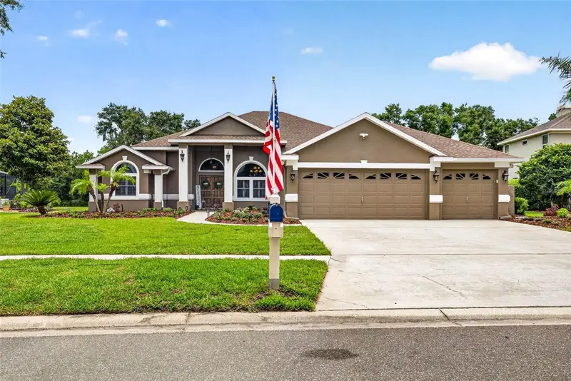 3904 S Nine Dr, FL
