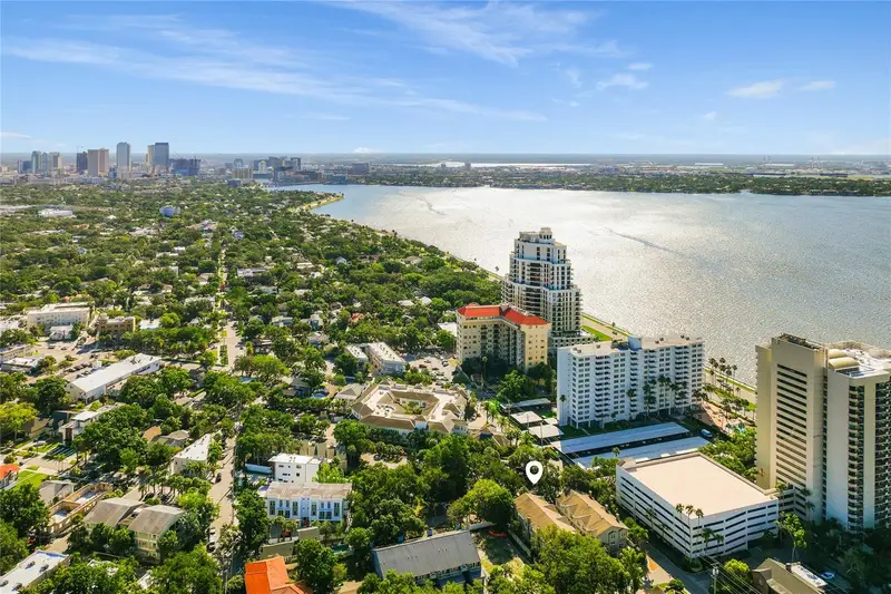 2403 Palm Drive, FL