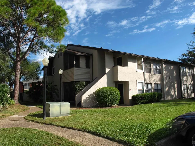 2918 Antique Oaks Cir #26, FL