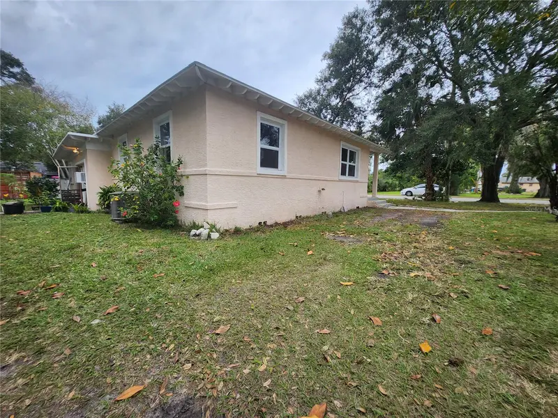 486 Oak St #B, FL