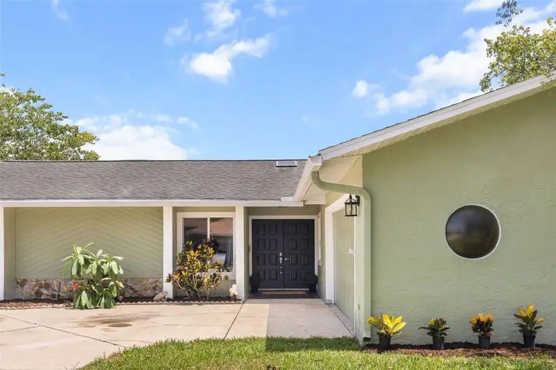 12512 Willow Tree Ave, FL