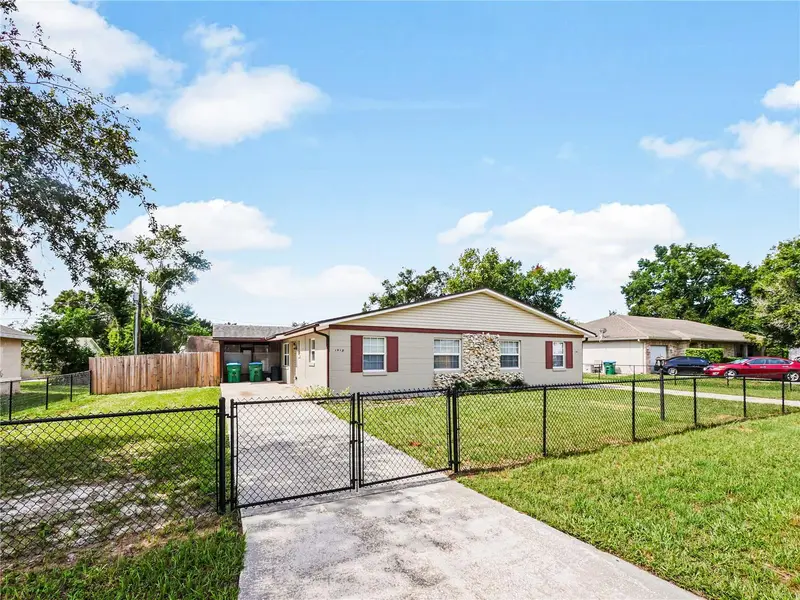 141 Hazelcrest St #B, FL