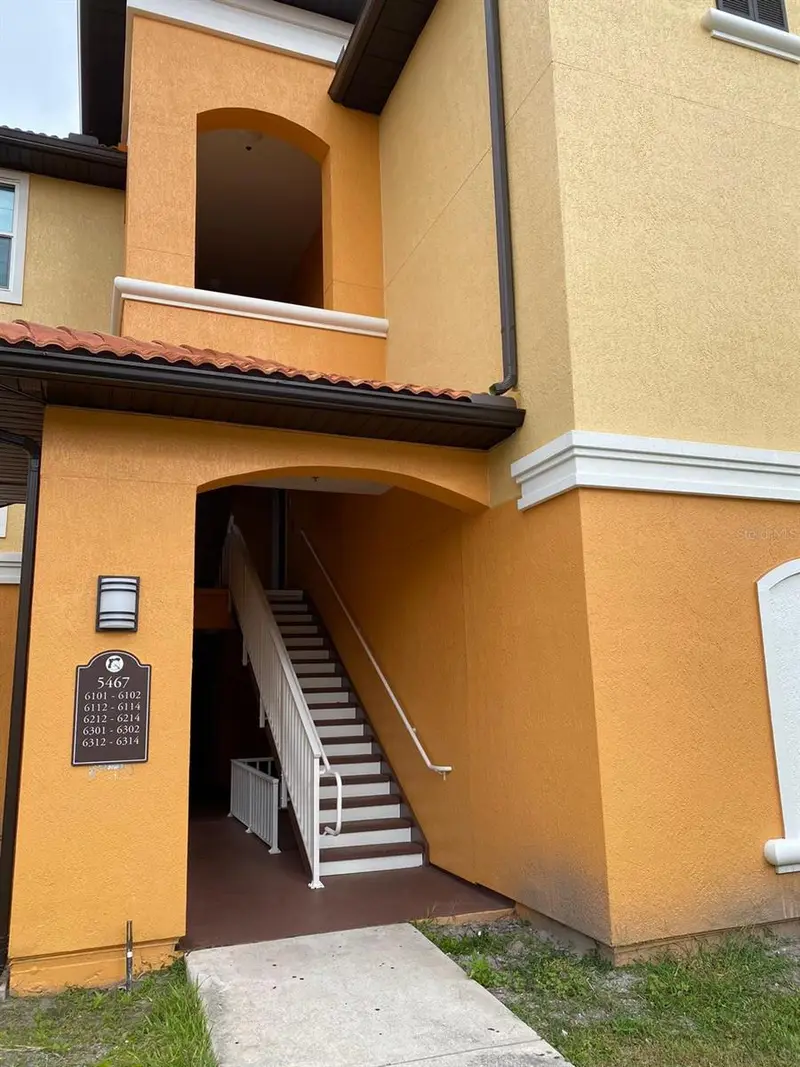 5447 Vineland Rd #1302, FL
