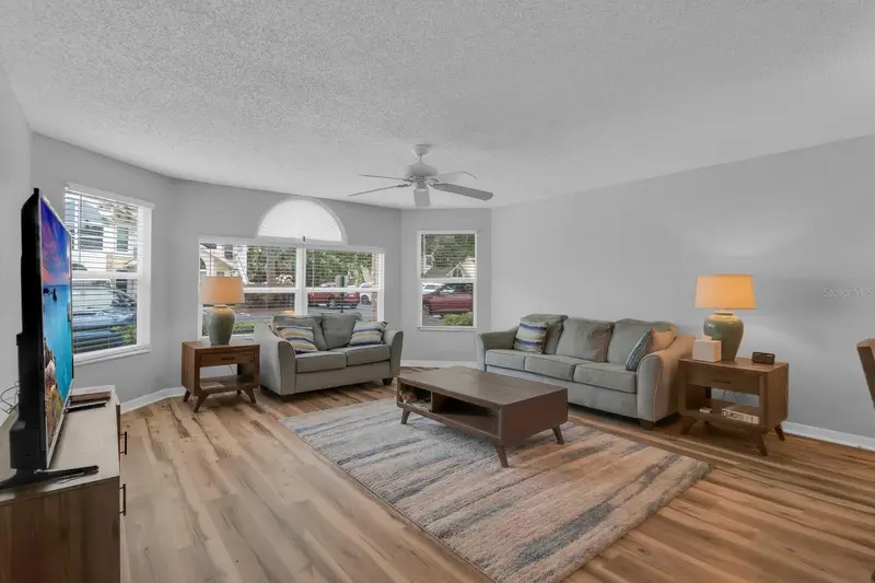 5004 Laguna Bay Cir #49, FL