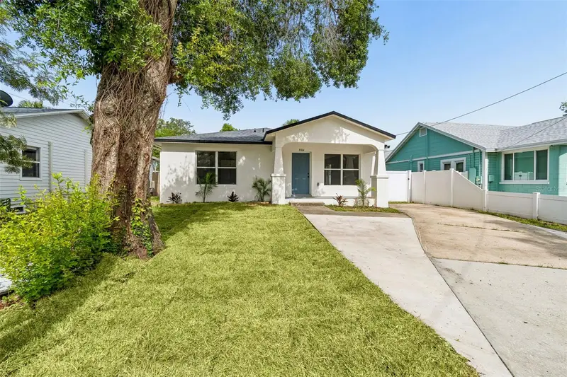 8104 N Boulevard, FL