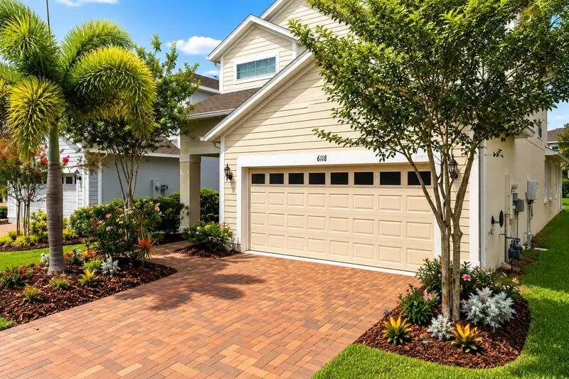 6118 Voyagers Pl, FL