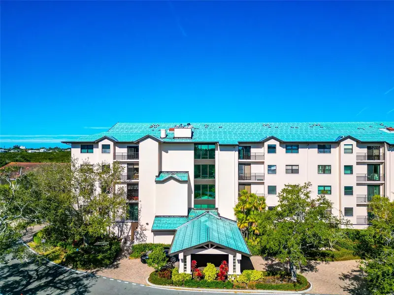 5408 Eagles Point Cir #302, FL