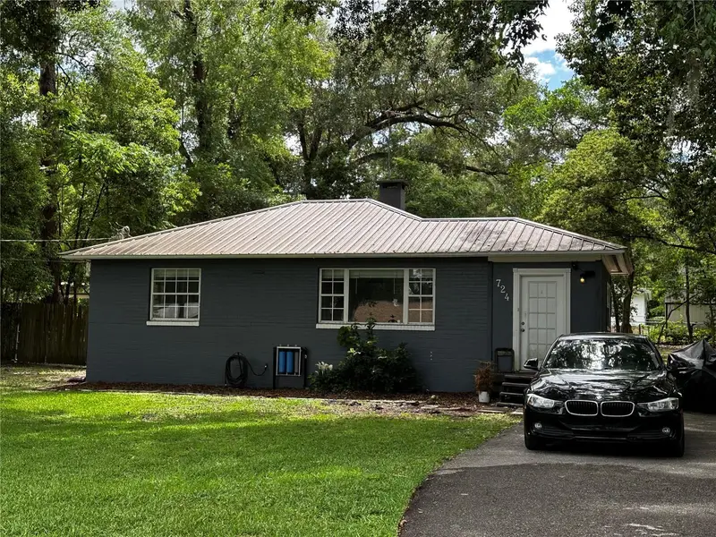 724 Ne 17th Ave, FL
