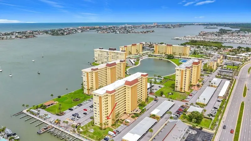 4550 Cove Cir #302, FL