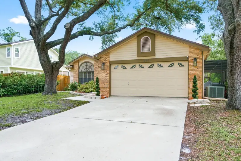 665 Deer Run N, FL