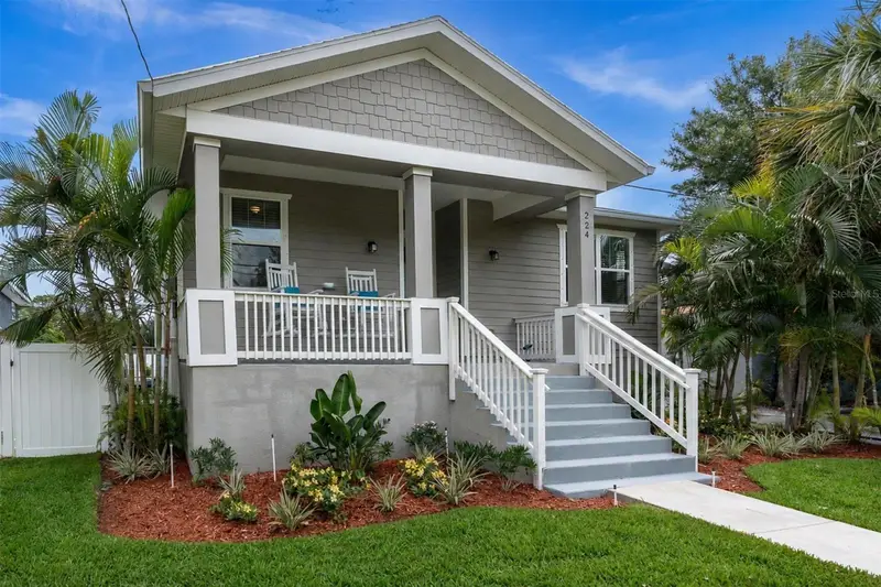 224 Ne Jefferson Cir N, FL