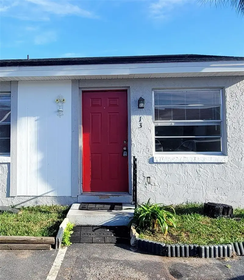 13 Lake Villa Way, FL