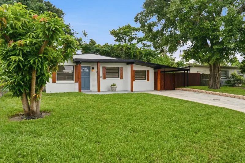 906 Sabrina Dr, FL