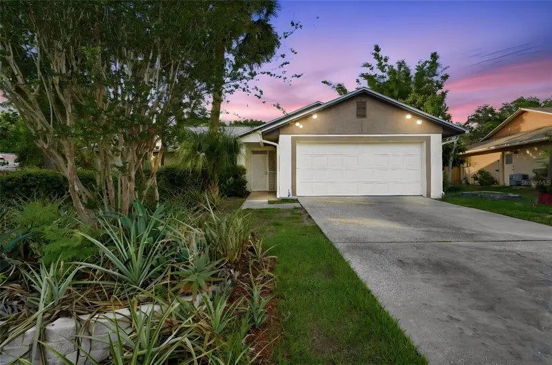 8423 Bermuda Dunes Dr, FL