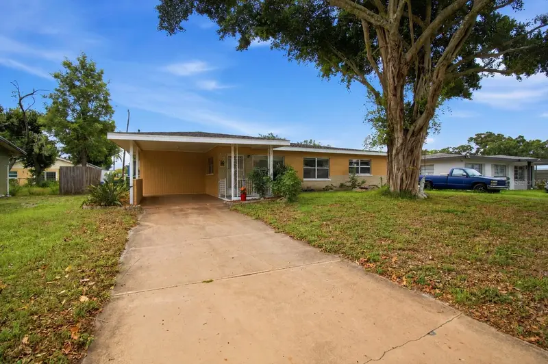 330 Crosby Ct, FL