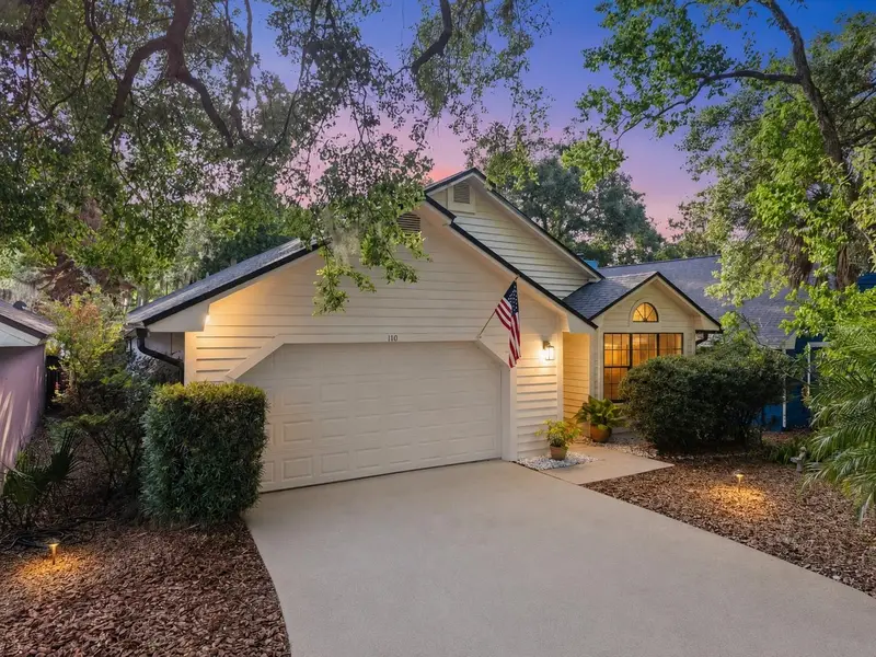 110 Whitley Bay Ln, FL