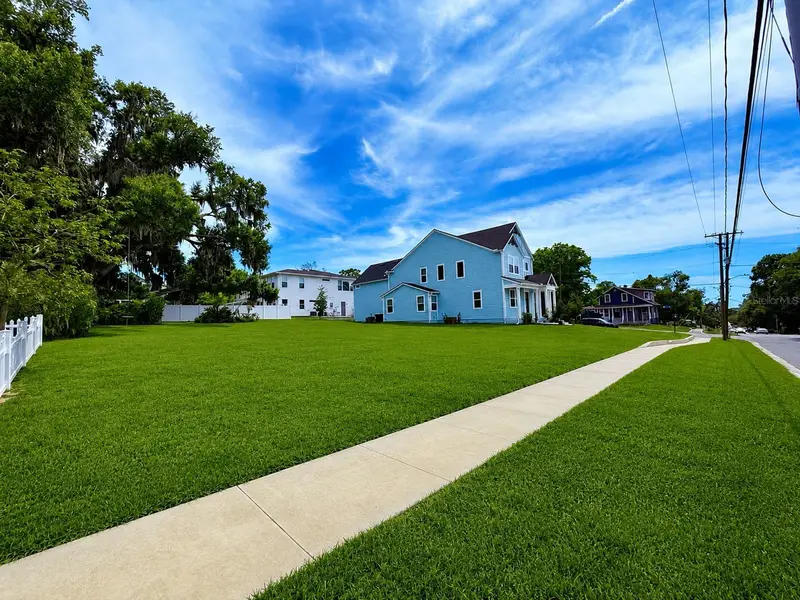Lake Ave, FL