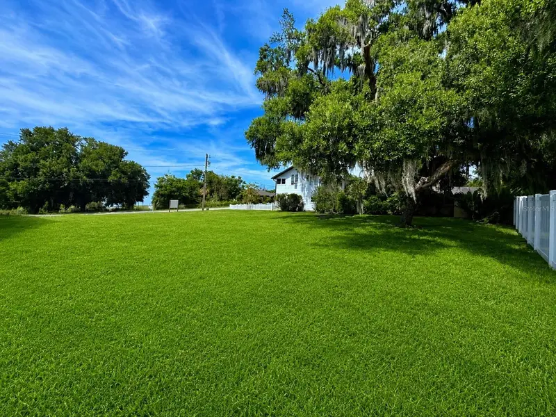 Lake Ave, FL