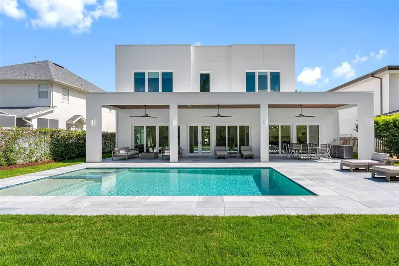 3208 W Lawn Ave, FL