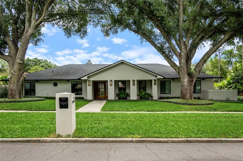 220 Adams Dr, FL
