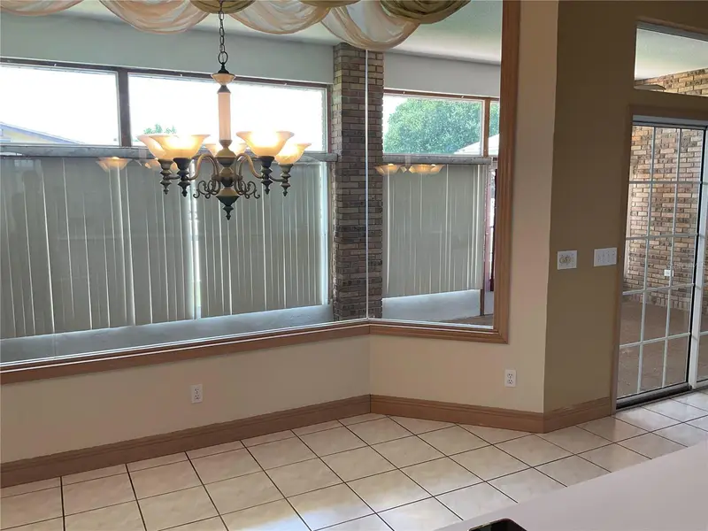715 Fairlawn Dr, FL