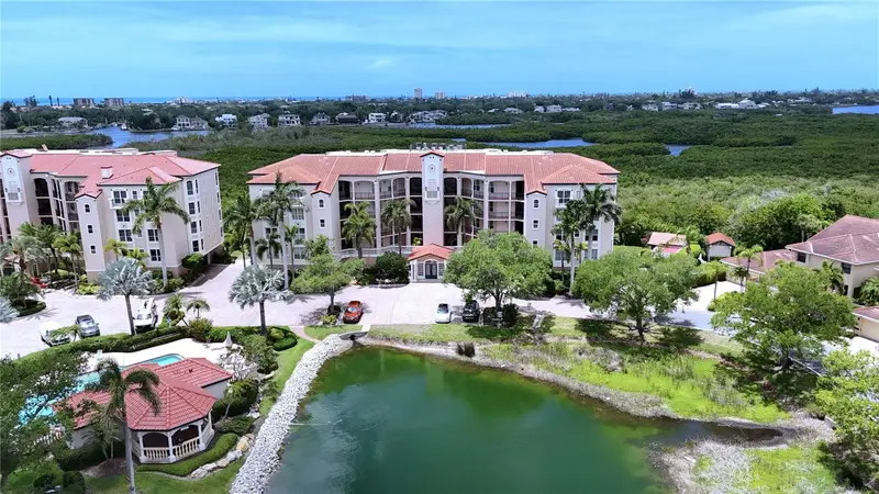 5420 Eagles Point Cir #206, FL