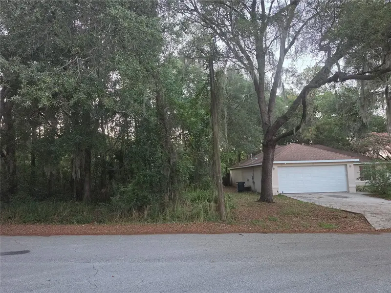 Pine Cir, FL